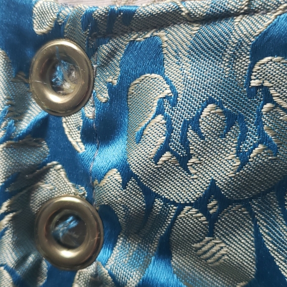 Corset - Picture 3 of 5